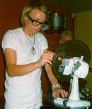 Jimi Tenor and his Light sensitive synth - Photo by CG 1999